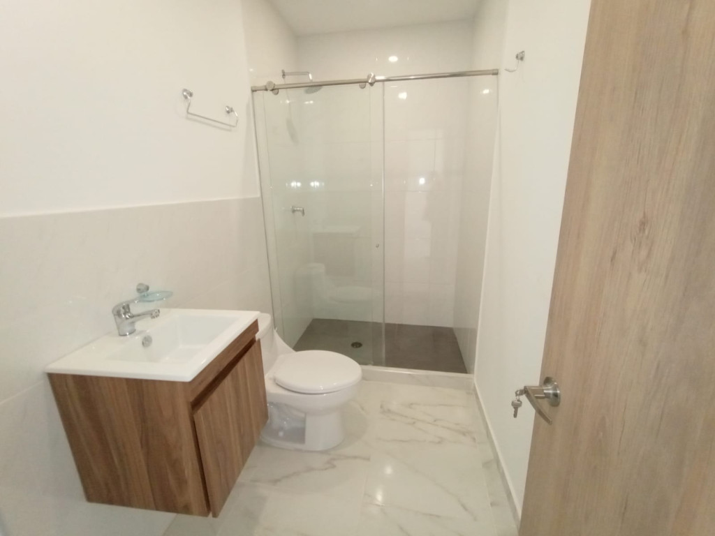 Apartamento En Arriendo - Urbanización La Base, Cali