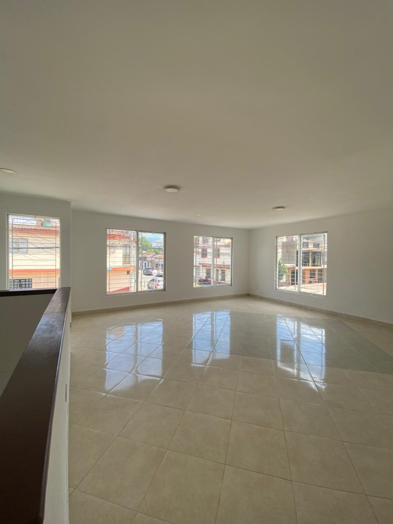 Casa En Venta - Bretaña, Cali