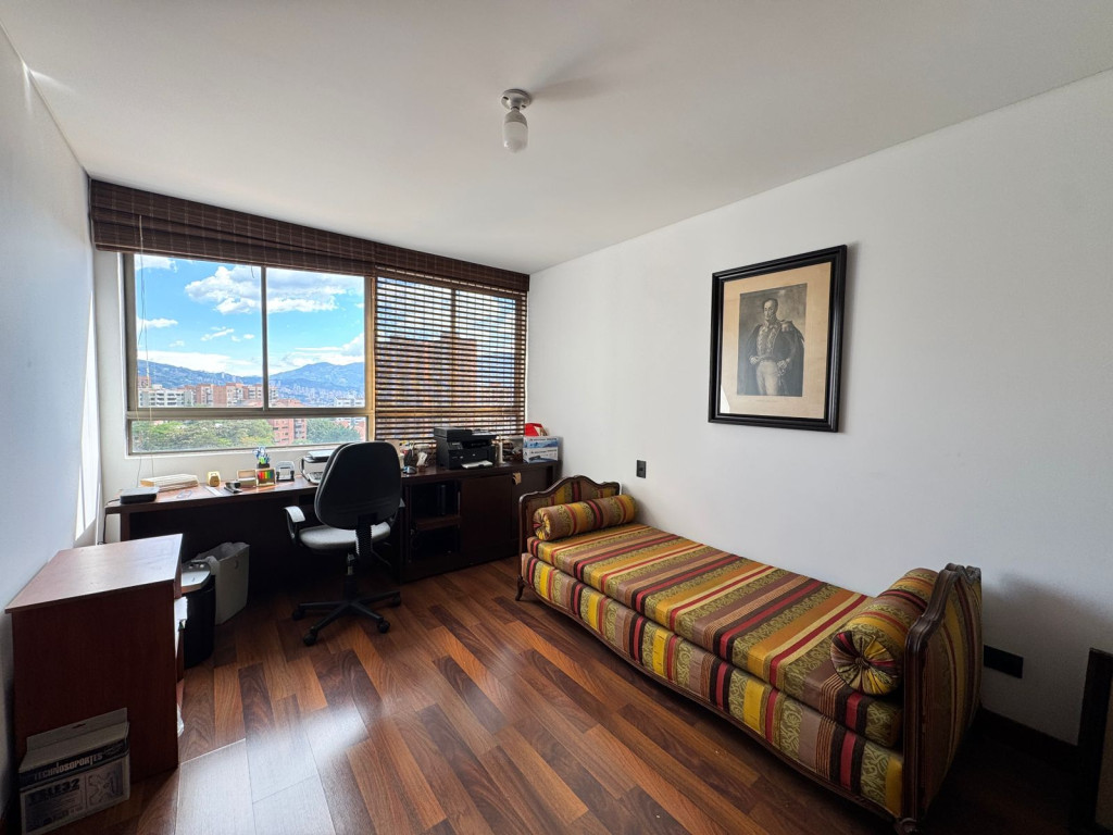 Apartamento En Arriendo/Venta - El Tesoro, Medellín