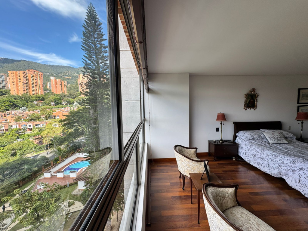 Apartamento En Arriendo/Venta - El Tesoro, Medellín