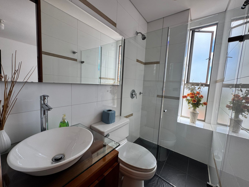 Apartamento En Arriendo/Venta - El Tesoro, Medellín