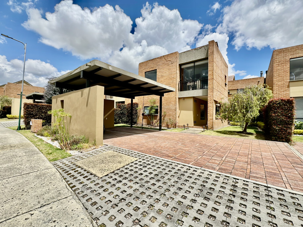 Casa EN VENTA EN Hacienda Fontanar, código: 10234018 - 0