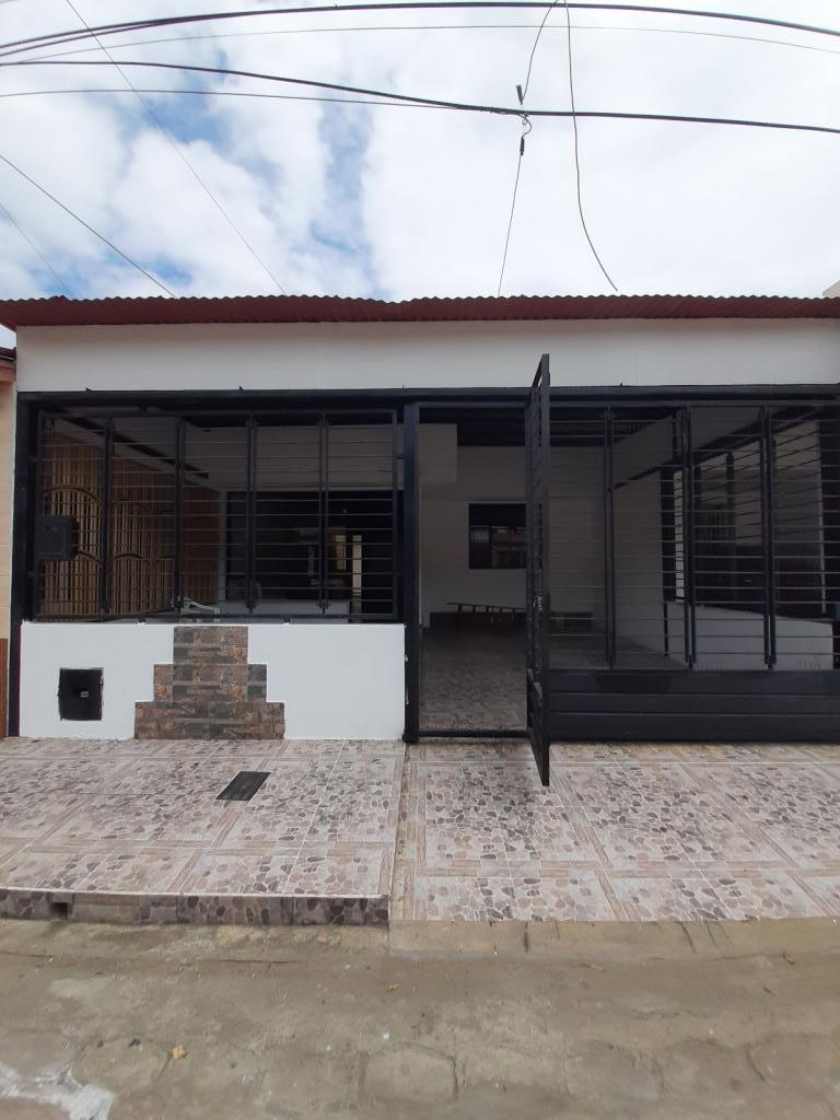 CASA Avenida 5 # 7 - 17, Prados Del Este, Cúcuta
