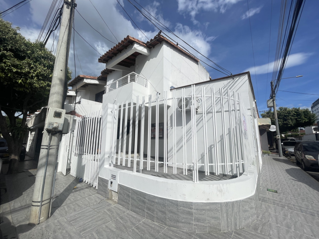 {{ ucwords(strtolower($inmueble['type'])) }}