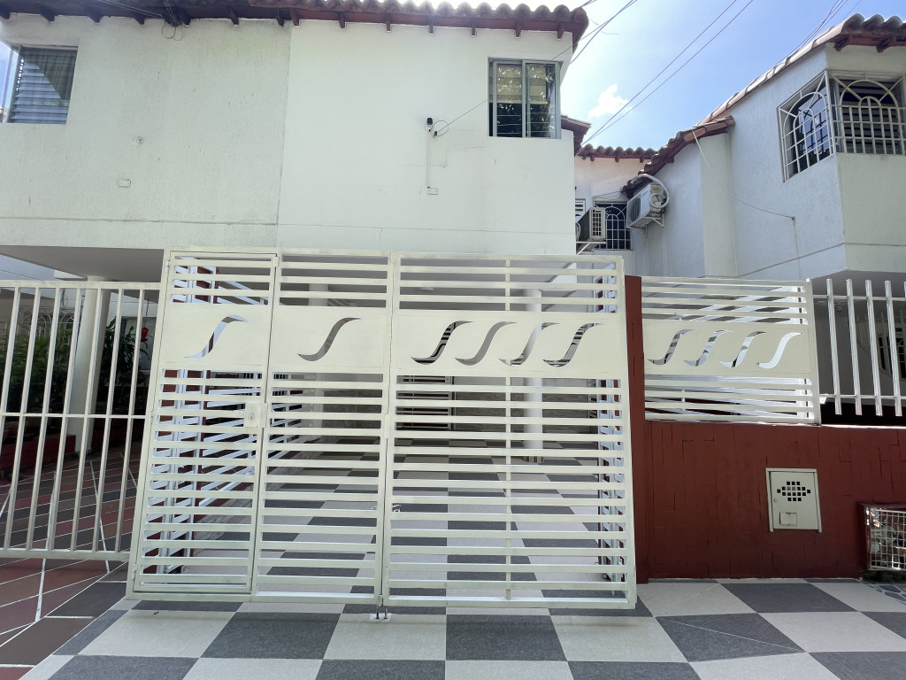 {{ ucwords(strtolower($inmueble['type'])) }}