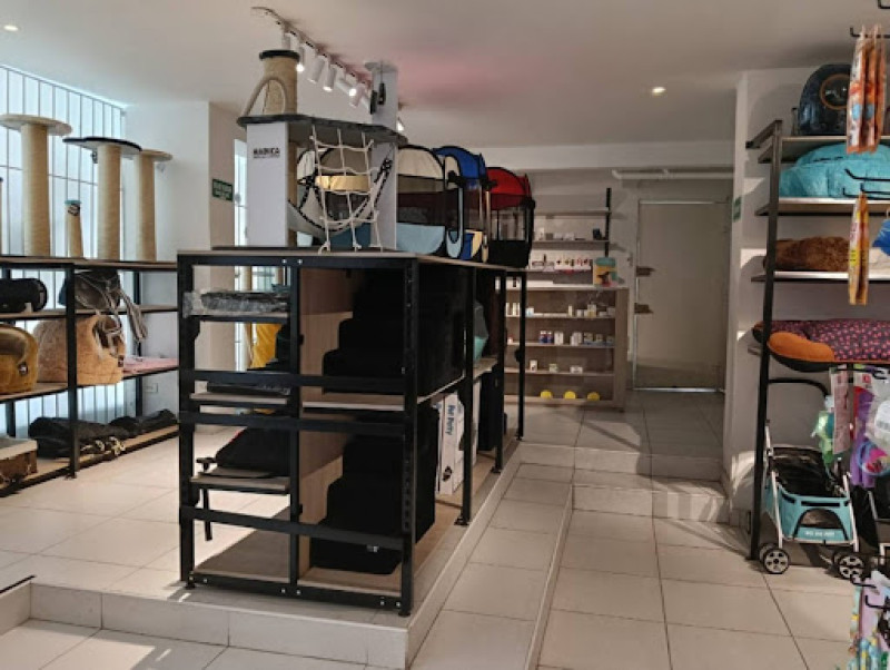 Comercial (Casa Para Comercio) En Arriendo - La Cabrera El Refugio, Bogotá
