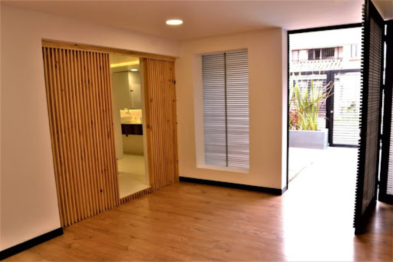 Comercial (Casa Para Comercio) En Arriendo - Santa Paula, Bogotá