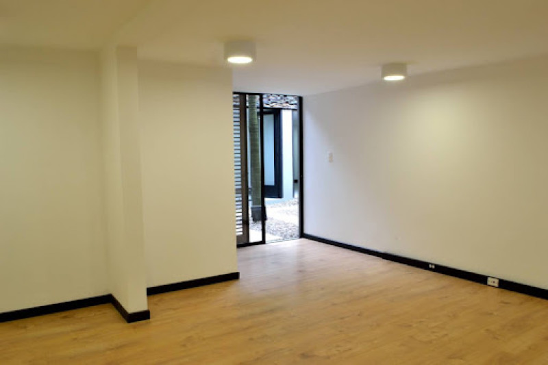Comercial (Casa Para Comercio) En Arriendo - Santa Paula, Bogotá