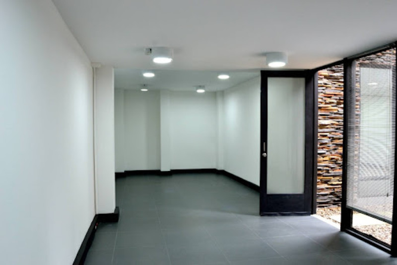 Comercial (Casa Para Comercio) En Arriendo - Santa Paula, Bogotá