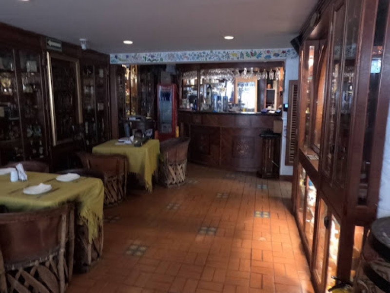 Comercial (Casa Para Comercio) En Arriendo - El Refugio, Bogotá