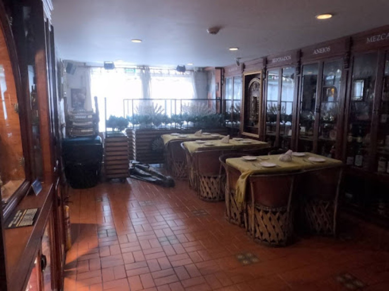 Comercial (Casa Para Comercio) En Arriendo - El Refugio, Bogotá