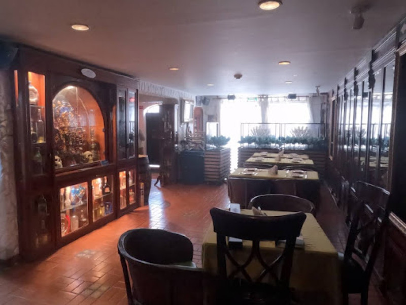 Comercial (Casa Para Comercio) En Arriendo - El Refugio, Bogotá