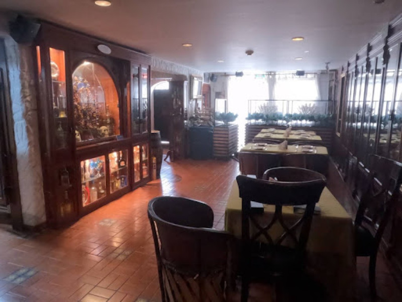 Comercial (Casa Para Comercio) En Arriendo - El Refugio, Bogotá