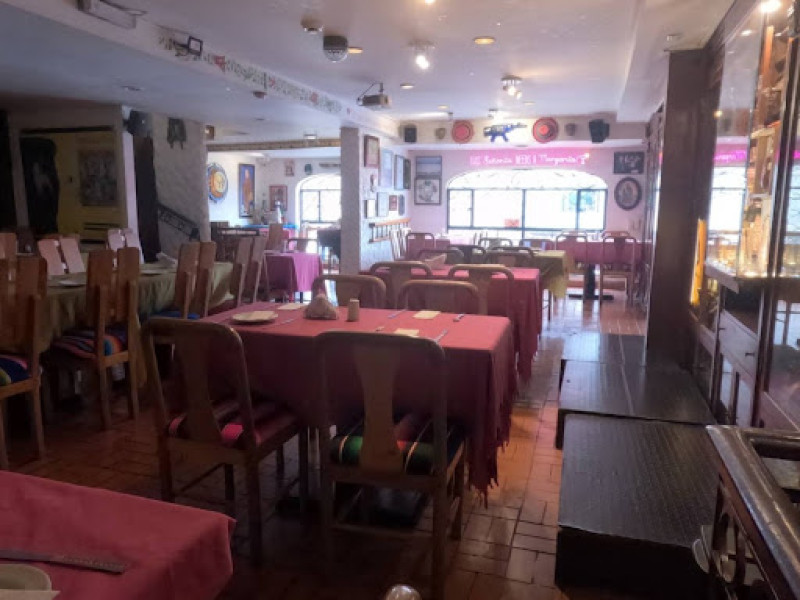 Comercial (Casa Para Comercio) En Arriendo - El Refugio, Bogotá