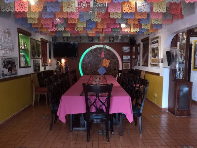 Comercial (Casa Para Comercio) En Arriendo - El Refugio, Bogotá