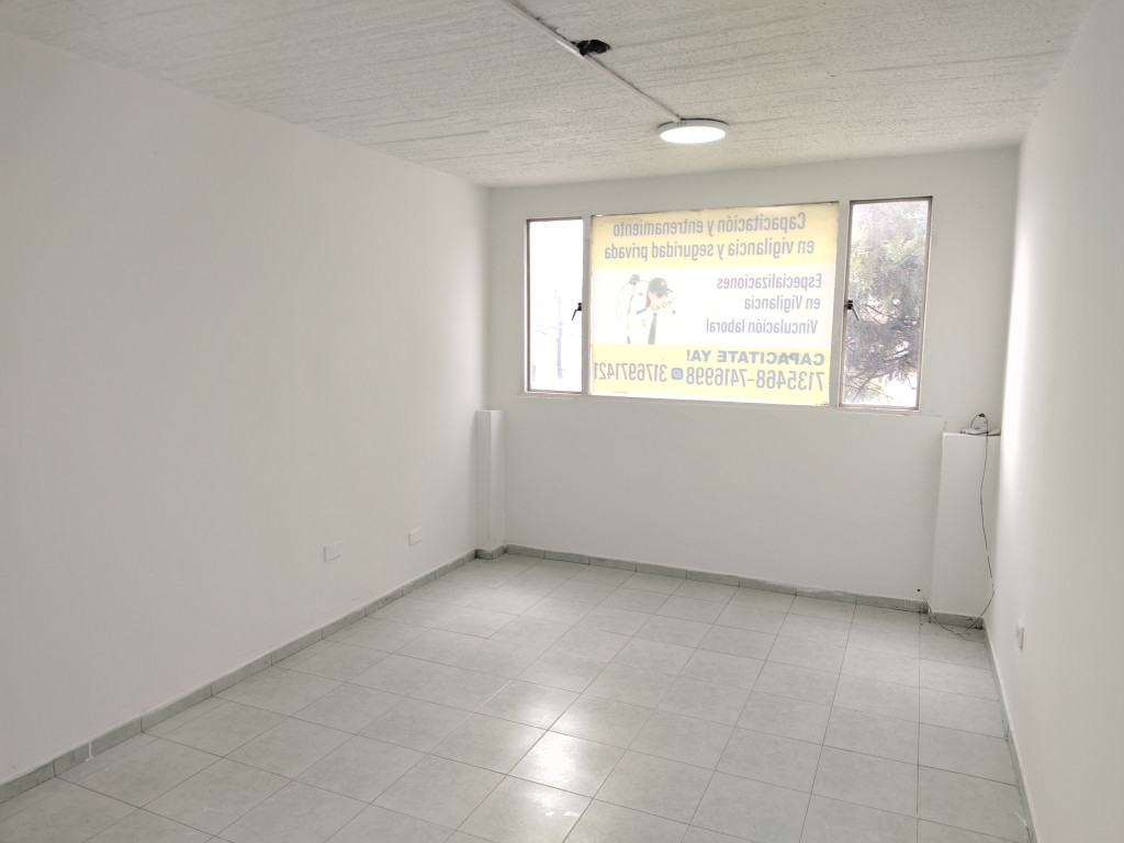 Oficina En Arriendo - Rincon De Venecia, Bogotá