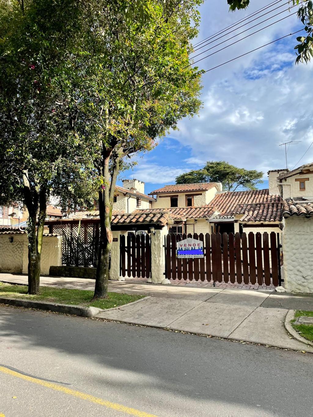 Foto Casa en Venta en Norte, Bogotá, Bogota D.C - $ 1.515.000.000 - doVREI47130 - BienesOnLine