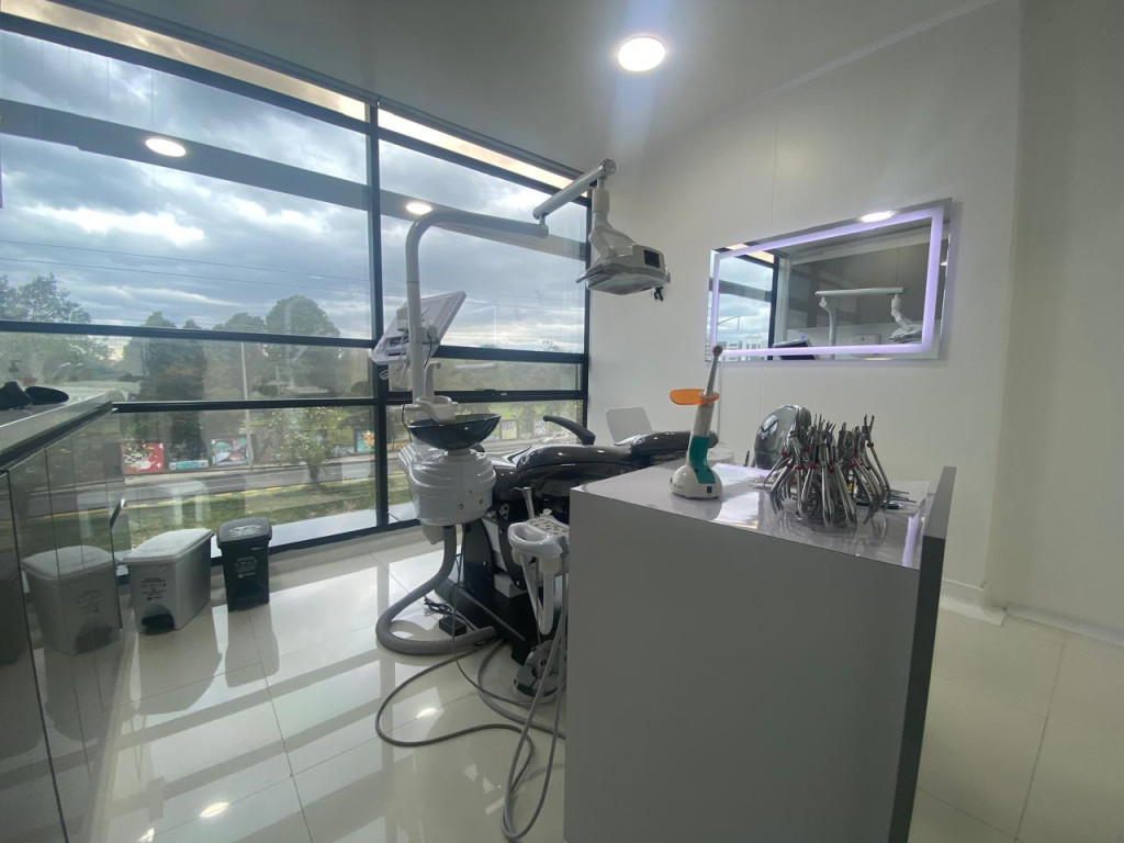 Consultorio EN VENTA EN Bella Suiza, código: 10233810 - 3