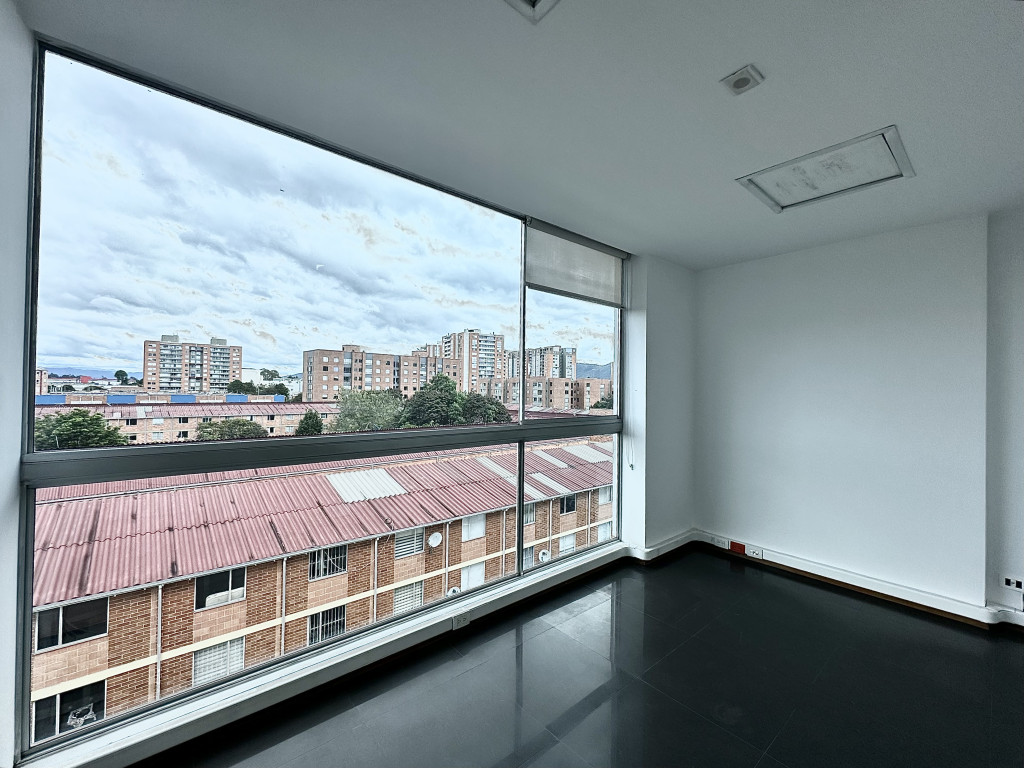 Oficina EN VENTA EN Colina Campestre I Y II  Etapa, código: 10299739 - 0