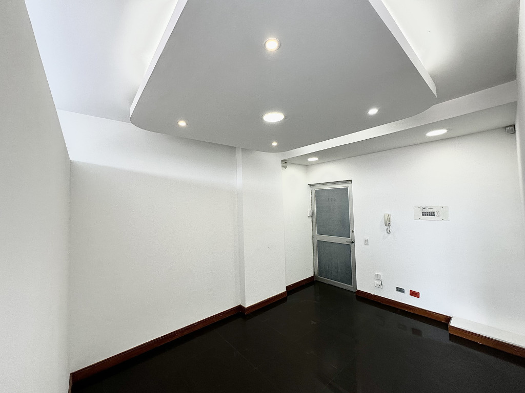 Oficina EN VENTA EN Colina Campestre I Y II  Etapa, código: 10299739 - 5