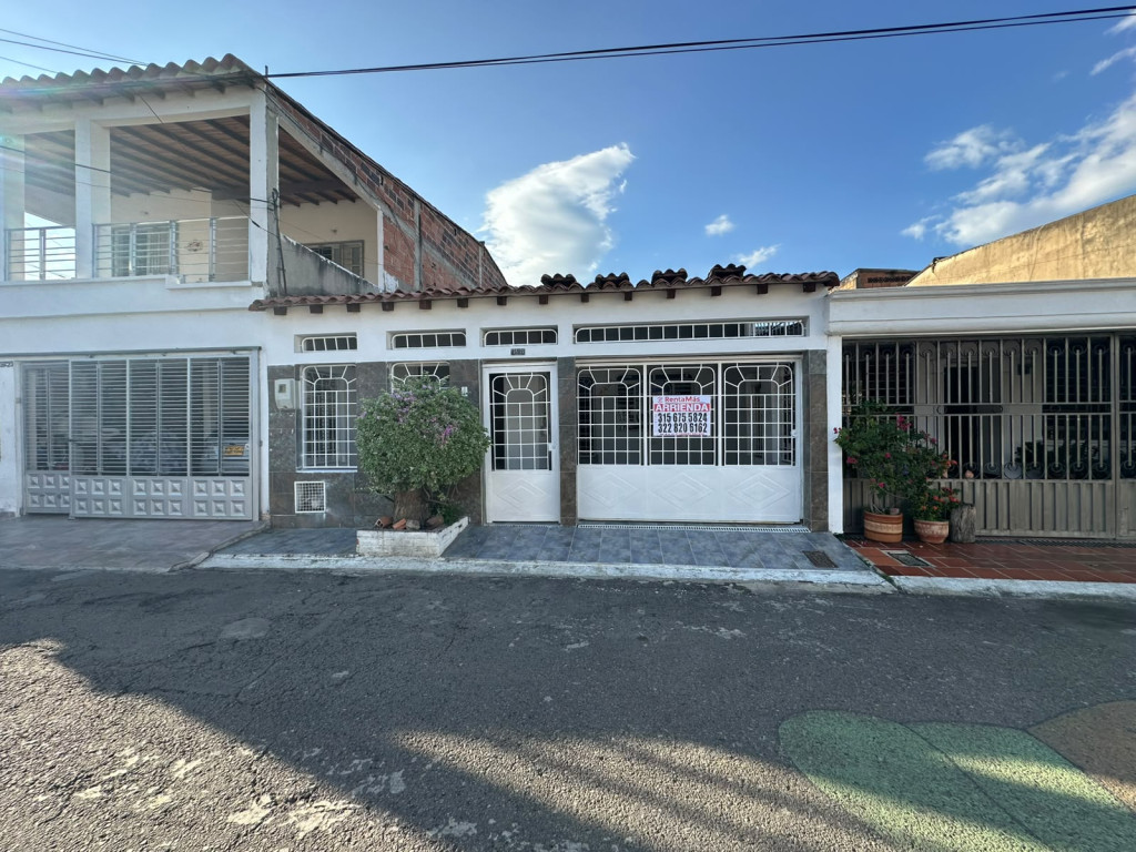 CASA mz 16 lote 22 ciudad jardin, Ciudad Jardín, Cúcuta