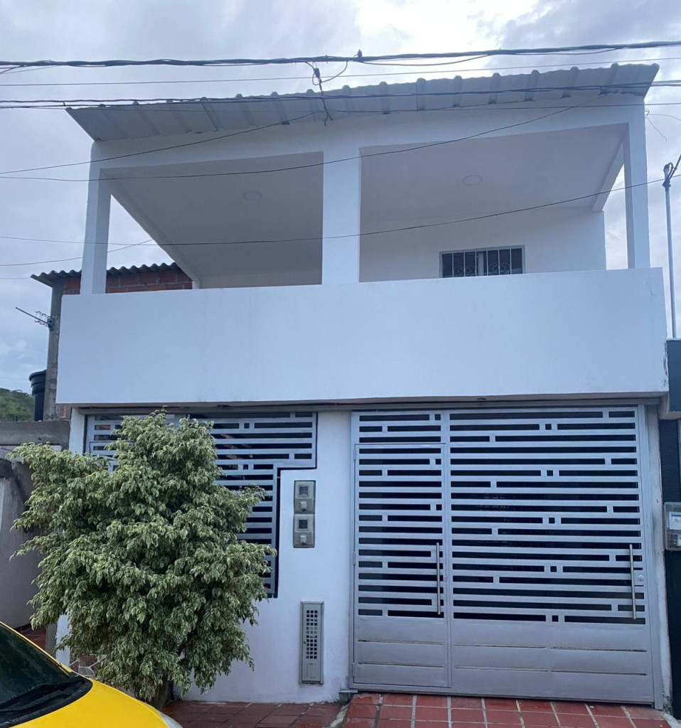 3684160