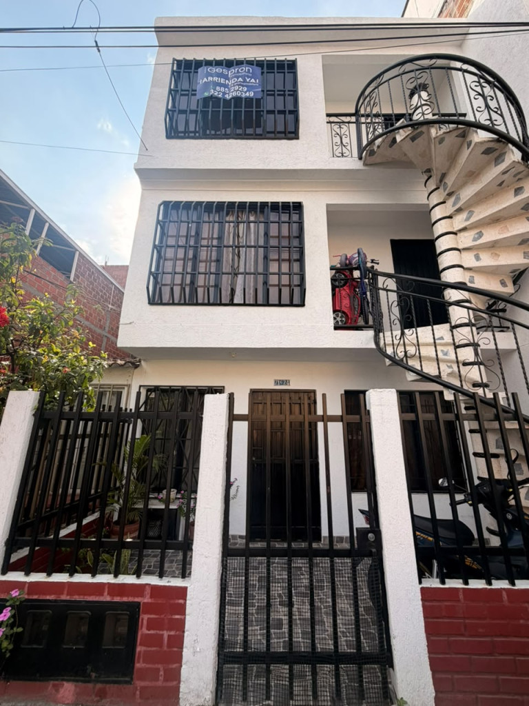 APARTAMENTO CRA 3C NORTE # 71C-24, Lares De Comfenalco, Cali