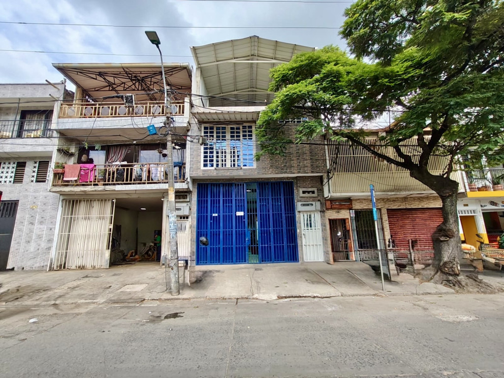 APARTAESTUDIO CALLE 33 A # 10-129, El Troncal, Cali