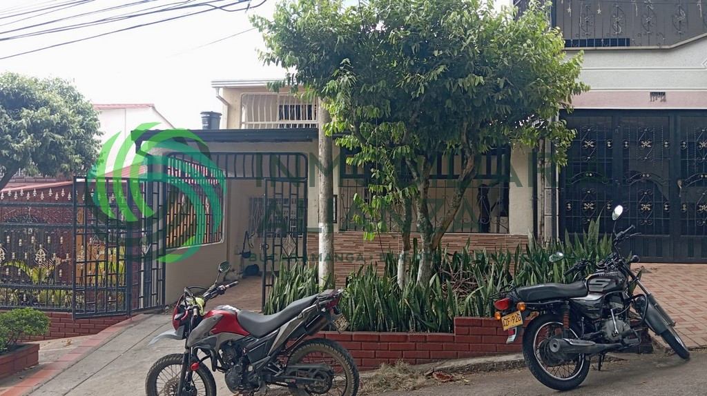 CASA CALLE 17 #11B -20 URBANIZACIÓN LOS ROSALES, LOS ROSALES, Floridablanca