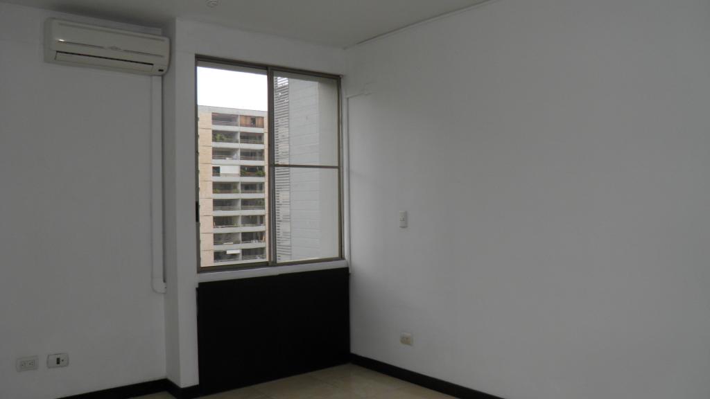 Apartamento En Arriendo - Urbanización La Flora, Cali