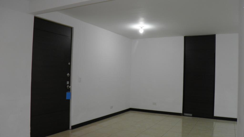 Apartamento En Arriendo - Urbanización La Flora, Cali