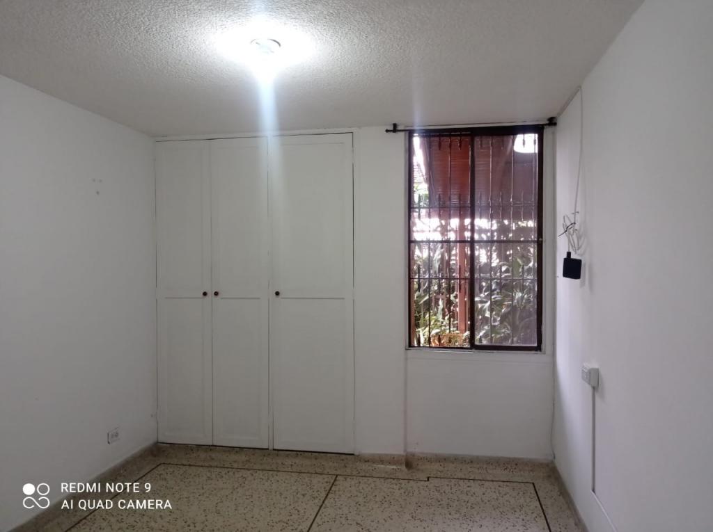 Apartamento En Venta - Urbanización La Flora, Cali