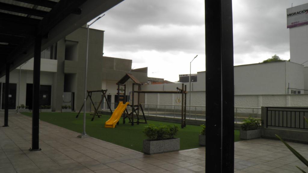 Apartamento En Arriendo - Urbanización La Flora, Cali