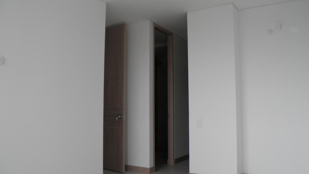 Apartamento En Arriendo - Urbanización La Flora, Cali