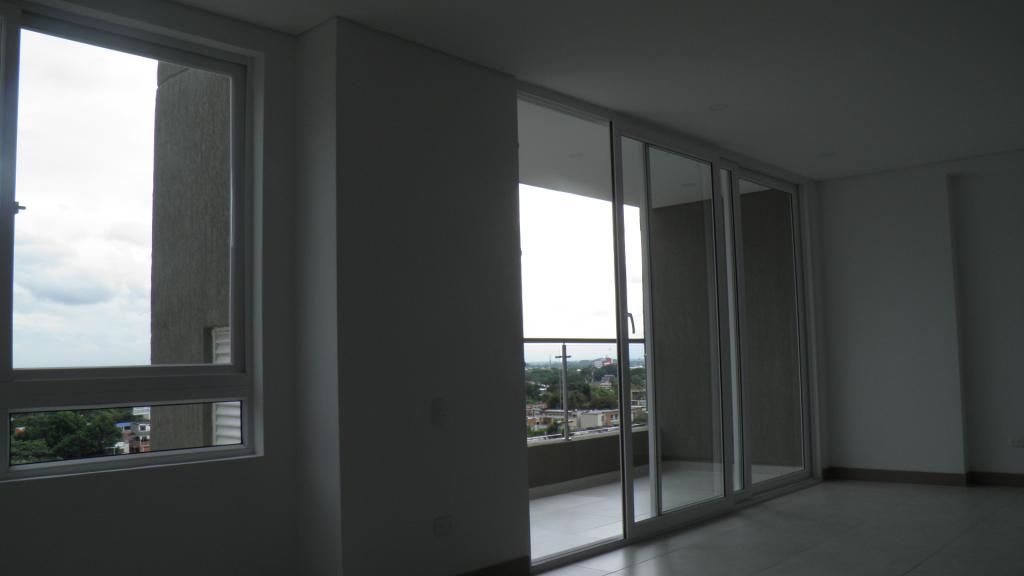 Apartamento En Arriendo - Urbanización La Flora, Cali