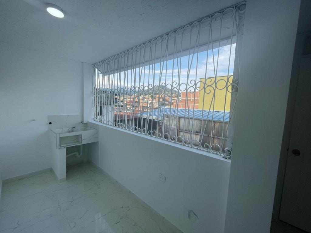 Apartamento En Arriendo - Los Libertadores / Miraflores, Cali