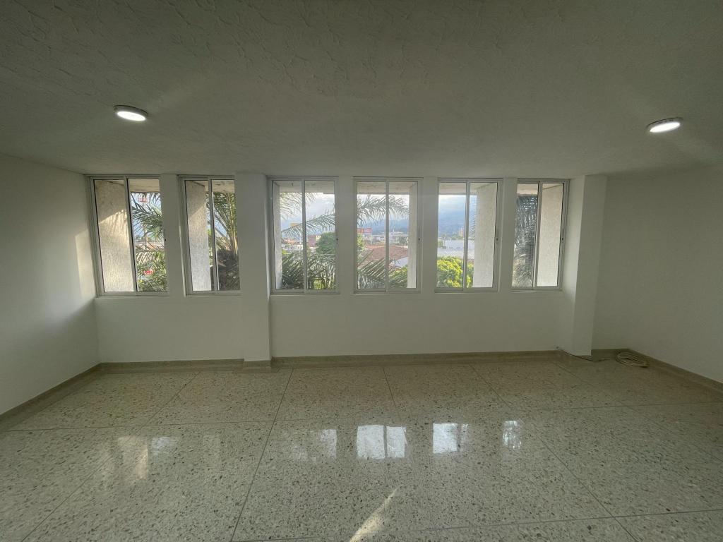 Apartamento En Arriendo - Los Libertadores / Miraflores, Cali