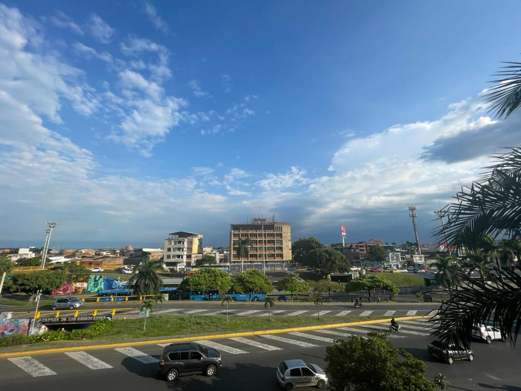 Apartamento En Arriendo - Los Libertadores / Miraflores, Cali