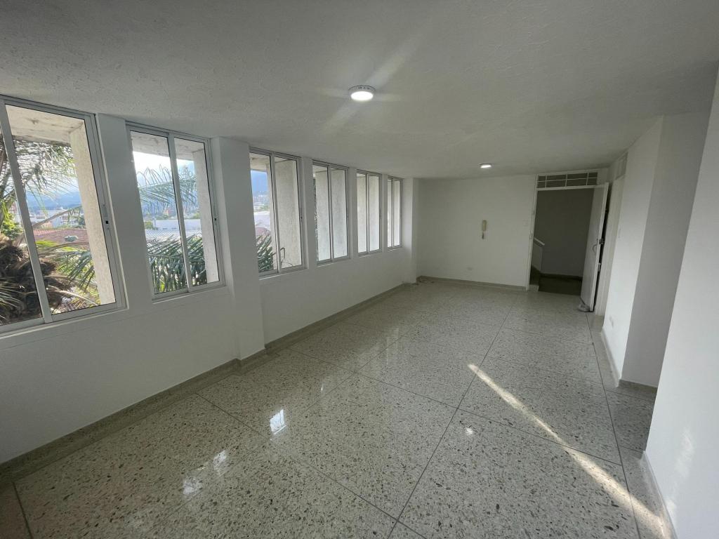 Apartamento En Arriendo - Los Libertadores / Miraflores, Cali