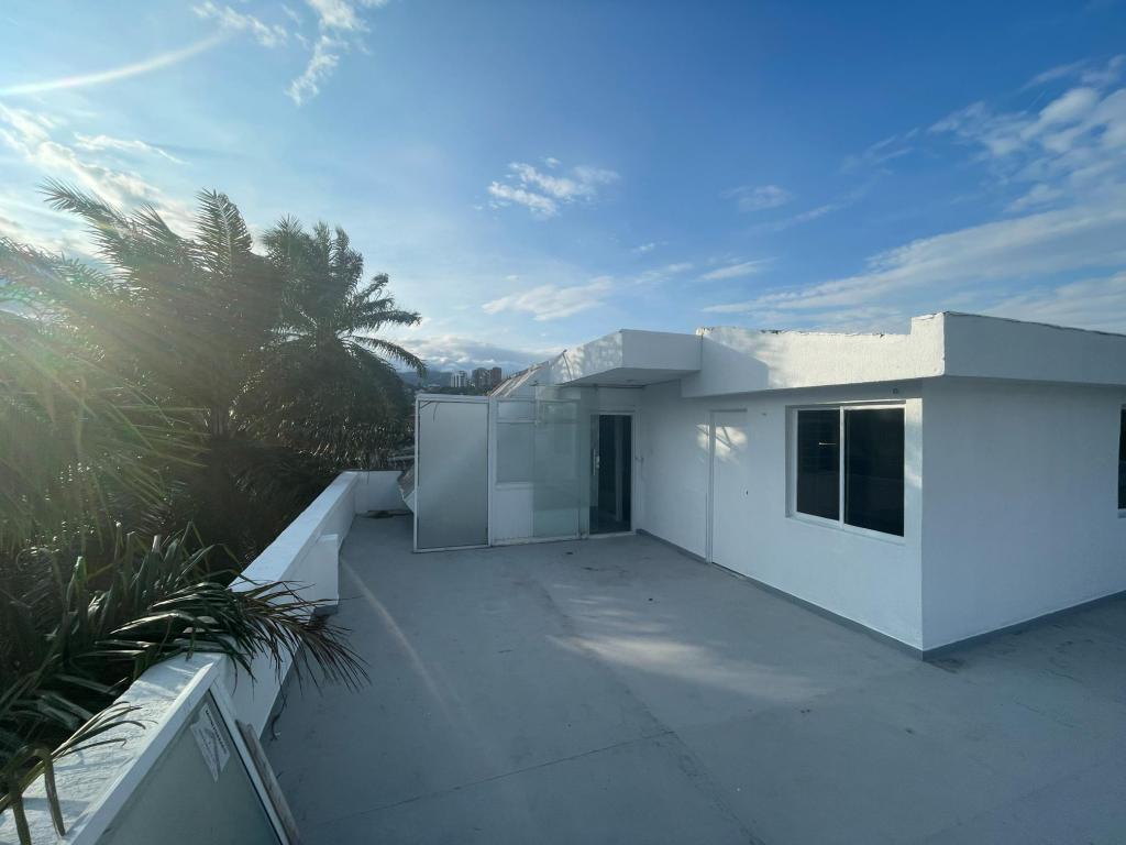 Apartaestudio En Arriendo - Los Libertadores / Miraflores, Cali