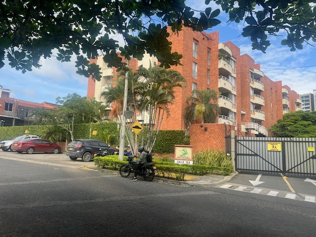 Apartamento En Venta - Ciudad Jardín, Cali