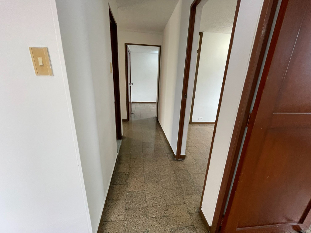 Apartamento En Venta - Colseguros, Cali