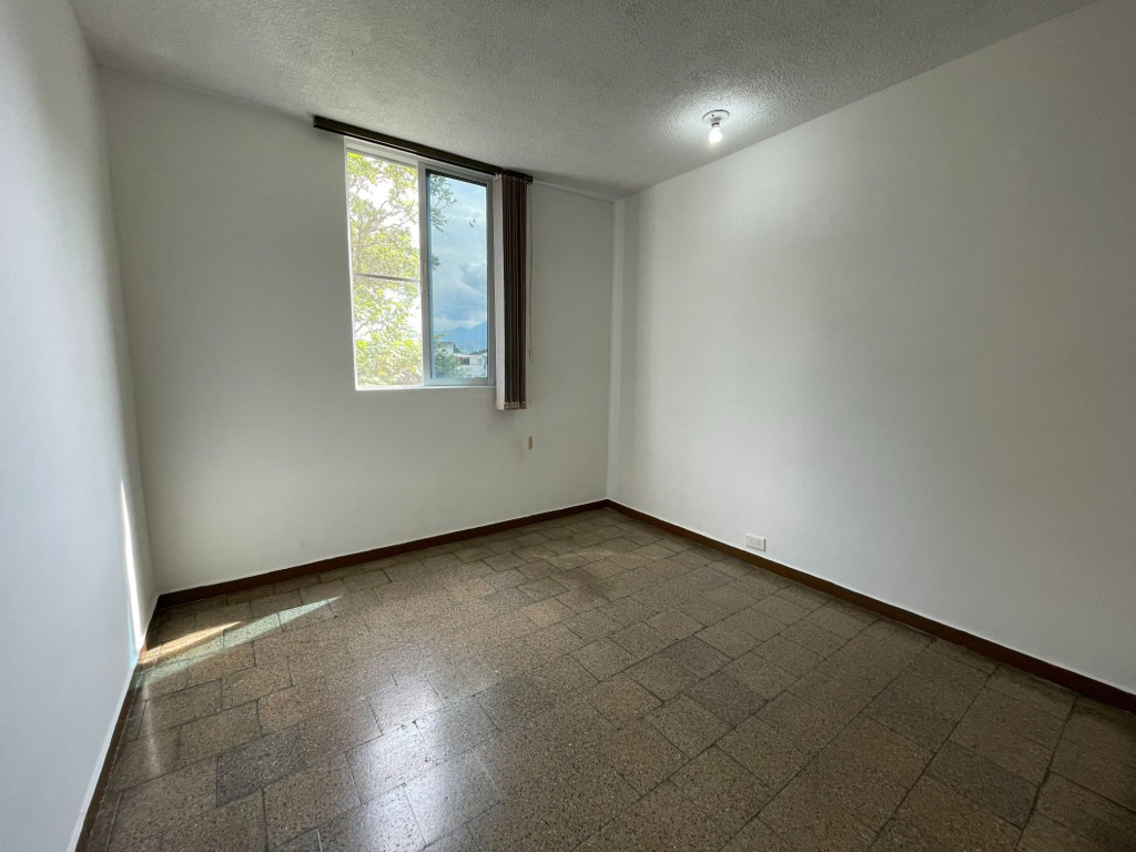 Apartamento En Venta - Colseguros, Cali
