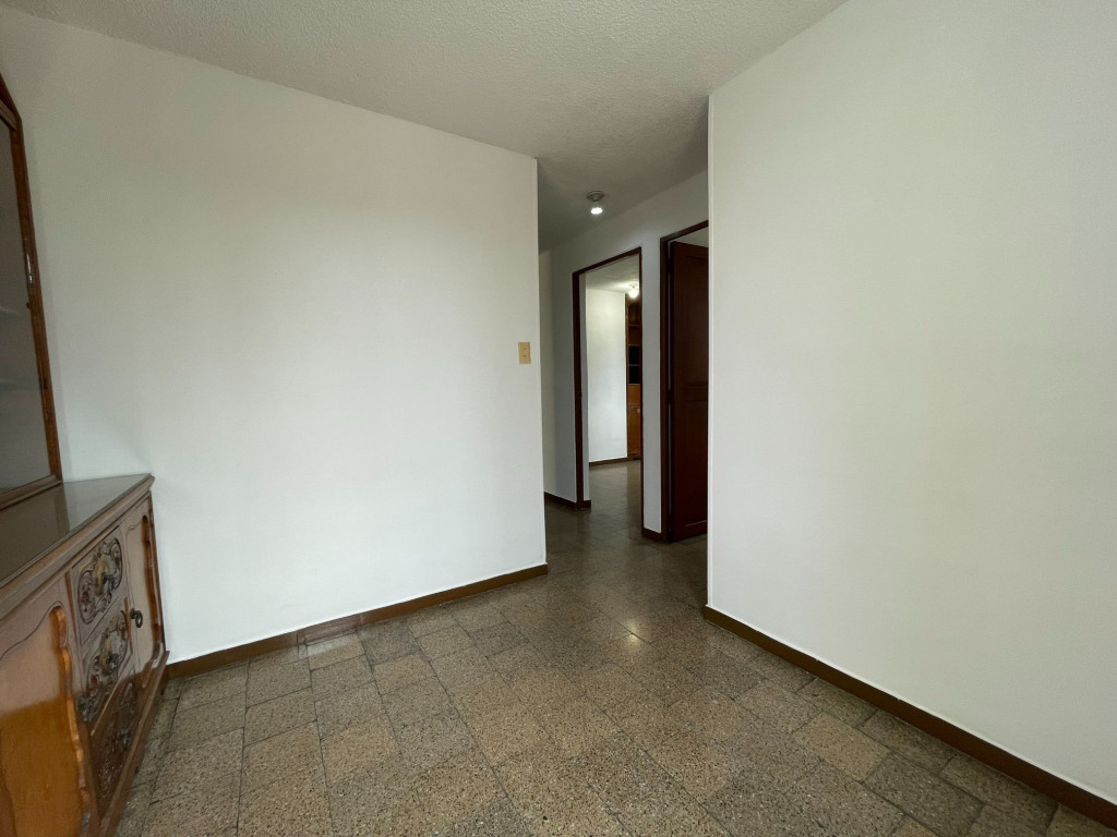 Apartamento En Venta - Colseguros, Cali