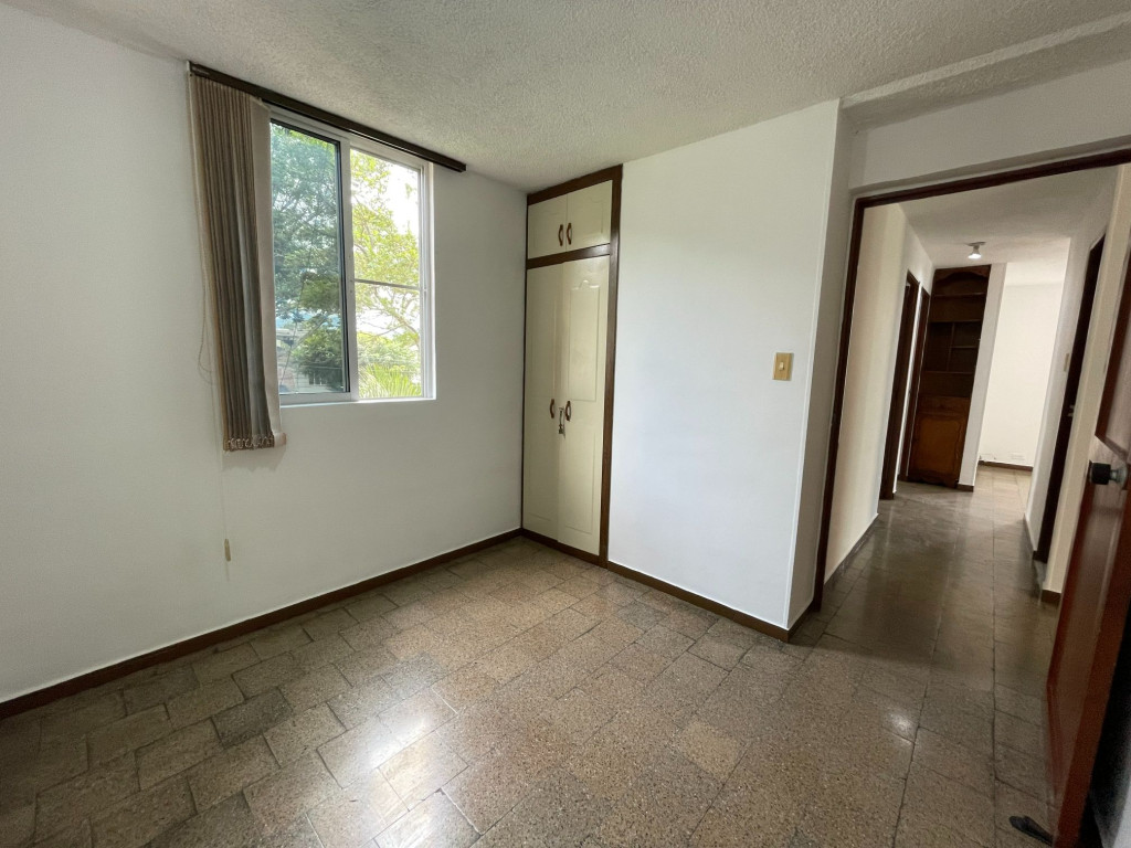 Apartamento En Venta - Colseguros, Cali