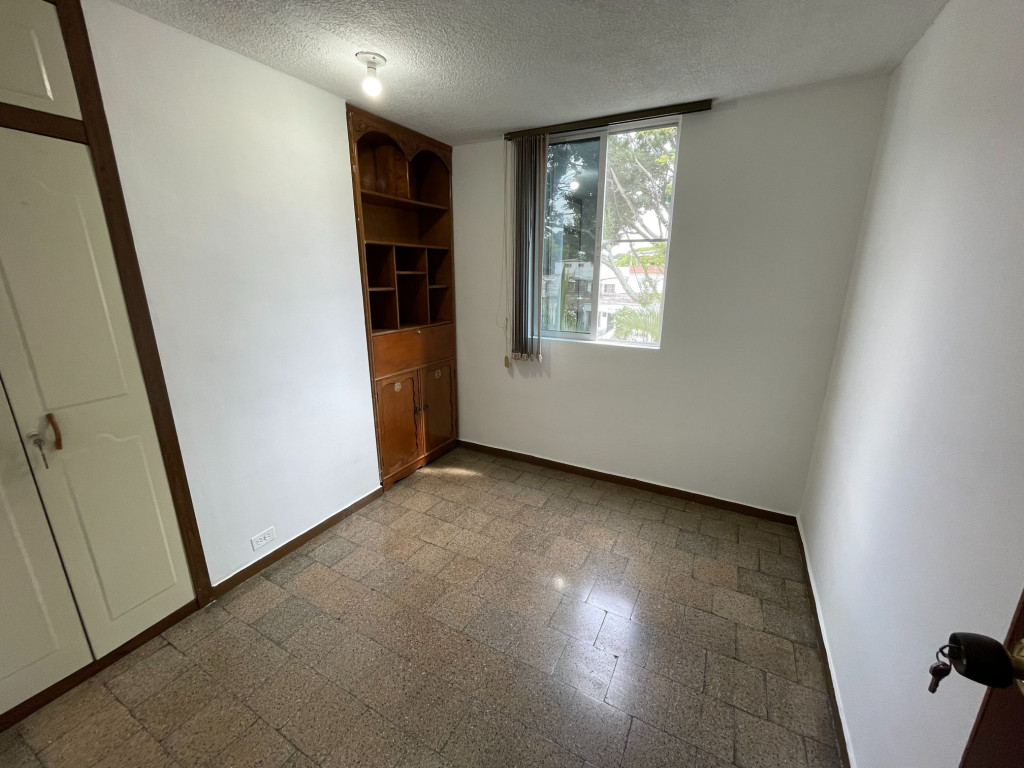 Apartamento En Venta - Colseguros, Cali