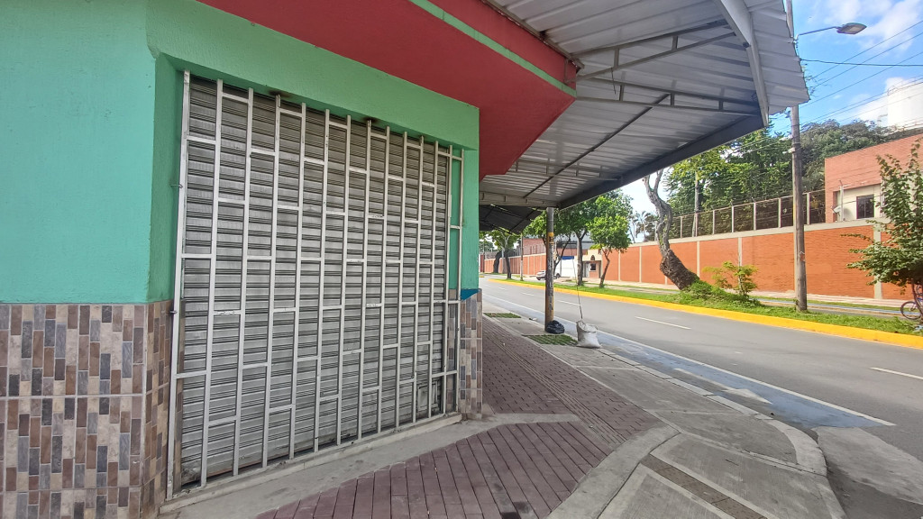 Local En Arriendo - Emilia, Palmira