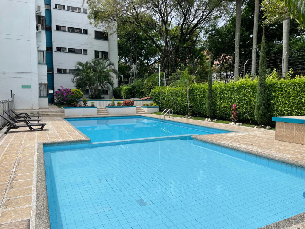 Apartamento En Venta - El Refugio, Cali