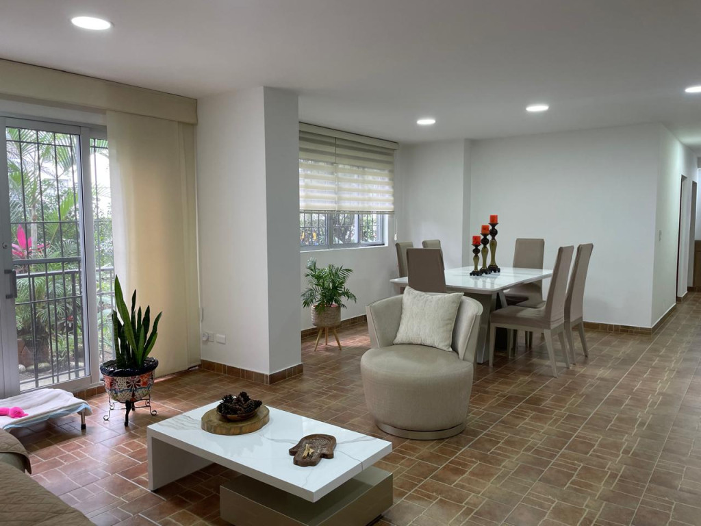 Apartamento En Venta - El Refugio, Cali