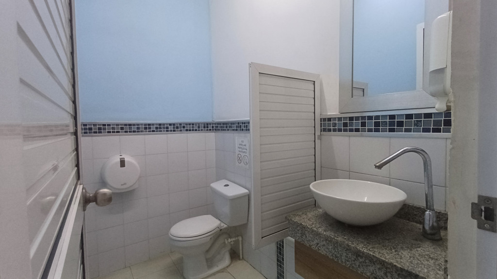Local En Arriendo - El Poblado Campestre, Candelaria